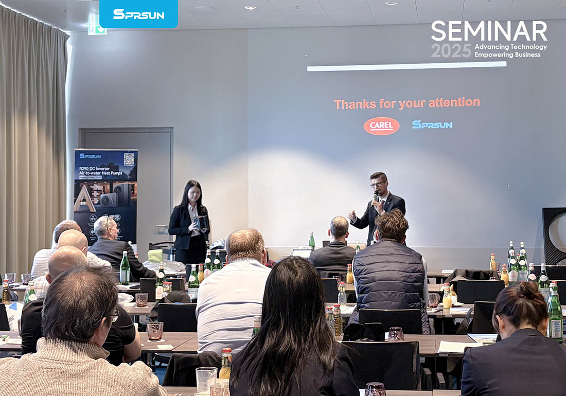 Europäische Kunden geben im Seminar eine Erklärung ab